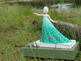 Frozen ELSA  Celebration Of Spring H 20cm Jim Shore 4050881 retired , uitverkocht* uit 2015.