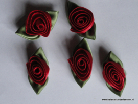 Satijnen roosje met blad rood / 5stk