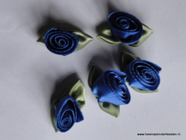 Satijnen roosje met blad kobalt / 5stk