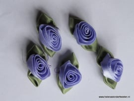 Satijnen roosje met blad licht paars / 5 stk