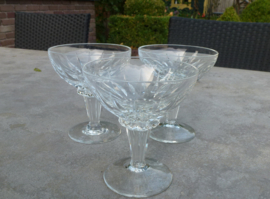 Schitterende oude  kristallen champagne coupes