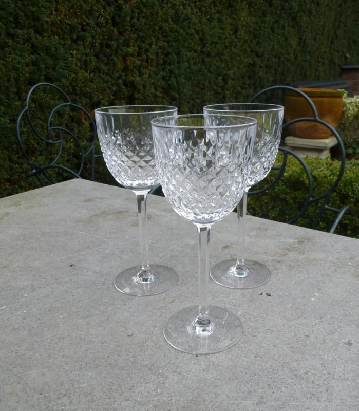 terugbetaling Beschaven lenen Schitterende oude kristallen geslepen wijnglazen met 6 hoekige steel |  wijnglazen | Romantic Table