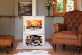 Charnwood C-Six 5-7 KW  kleur Almond/Ivoor op sokkel
