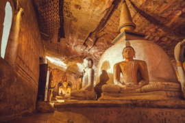 Papermoon Fotobehang Beeld In Boeddhistische Tempel