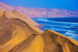 Papermoon Fotobehang Meer Aan De Woestijn