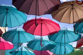 Papermoon Fotobehang Zwevende Paraplu's