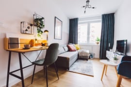 Behang in kleine ruimtes: Tips voor het creëren van visuele ruimte