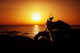 Papermoon Fotobehang Motor Op Het Strand Zonsondergang