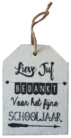 Juf hanger met tekst.