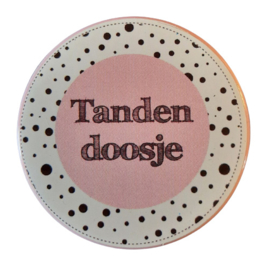 Tandendoosje rozre/wit 5 cm doorsnee 2cm hoog.