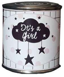 Blikje met tekst ''It's a girl'' blikje is  hoog 7,3 cm bij 7,7 cm met snoepjes