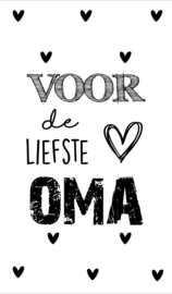 Kaartje met tekst ''Voor de liefste oma'' 5 bij 8.5 cm.