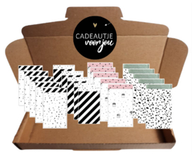 20 zakjes in 4 verschillende soorten en 20 sticker  met de tekst ''Cadeautje voor jou''