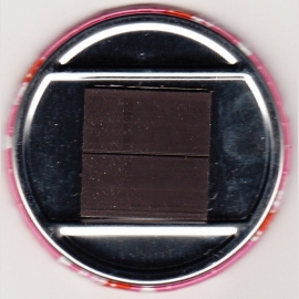 8.Button meisje magneet 5,5 cm doorsnee.