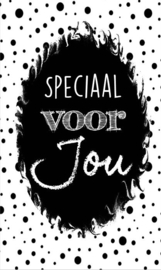 Klein bedank kaartje met tekst ''Speciaal voor jou'' 5 bij 8.5 cm.