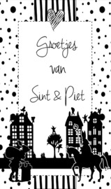 Klein kaartje met tekst  ''Groetjes van Sint & Piet''. 5 bij 8.5 cm.