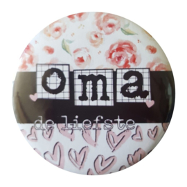 Button spiegel met tekst ''Oma'' 56mm.