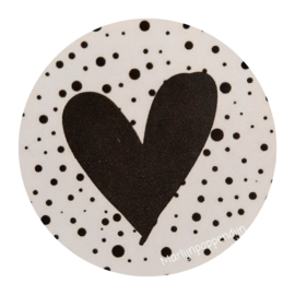 Sticker rond 4 cm met zwart hartje,  per 5 stuks.