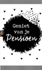 Klein bedank kaartje met tekst ''geniet van je pensioen'' 5 bij 8.5 cm.