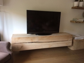 massief eiken TV-meubel zwevend