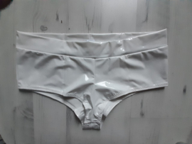 Lak hotpants B.I.T.C.H. in wit maat M