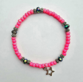 Neon roze armbandje