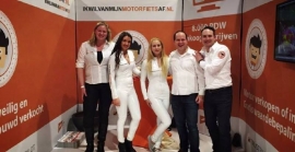 Motorbeurs Utrecht witte lak catsuits