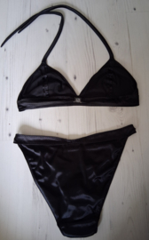 Zwart satijnen bikini maat S