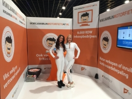 Motorbeurs Utrecht witte lak catsuits