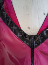 Fuchsia lak jurkje met rits maat 46/48