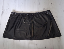 Zwart lak rokje maat 52