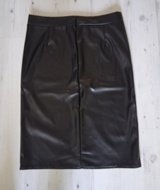 Zwarte leren rok maat 42/44