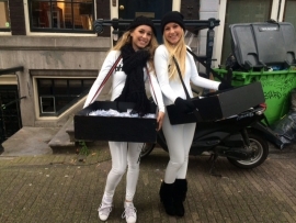 Witte lak casuits voor Powerhouse Music