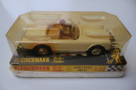 3261 Mercedes 280SL wit