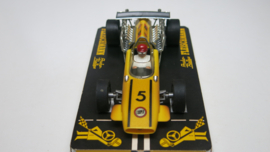 3205 Cooper Maserati nr. 5 geel (gestempeld)
