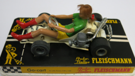 3270 Go-Cart vrouw met donker blond haar