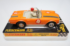 3260 Mercedes 280SL oranje nr. 8 (gestempeld)