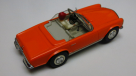 3260 Mercedes 280SL oranje