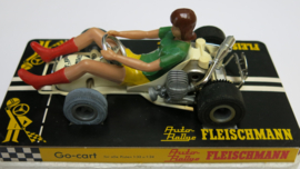 3270 Go-Cart vrouw met vast bruin haar (gestempeld)
