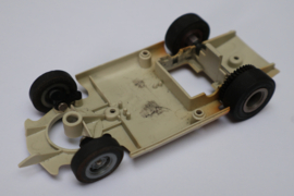 Porsche Carrera 6 bodem met voor- en achteras