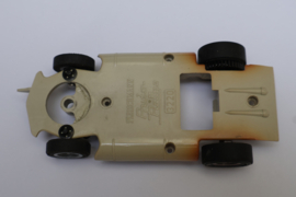 Porsche Carrera 6 bodem met voor- en achteras