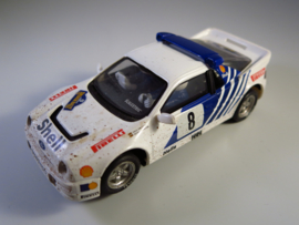 Scalextric, Ford RS200 #8 Rally (scheurtje raam)