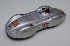 1:24 Carrera Exclusiv, Mercedes W125 Stromlinie #36 "Avus 1937"