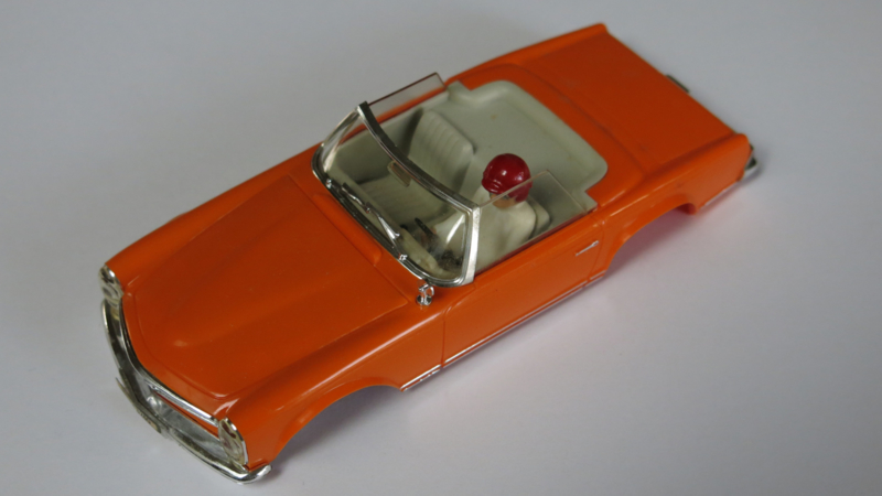 Mercedes 250SL kap oranje (nieuw met lakschade)