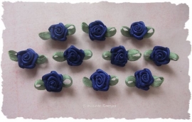 (Rb-012a) 10 satijnen roosjes met blaadje - royal blue - 17mm