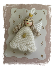 Gehaakt engeltje - wit - blond haar