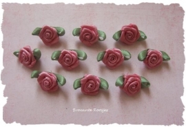 (Rb-008) 10 satijnen roosjes met blaadje - oudroze - 17mm