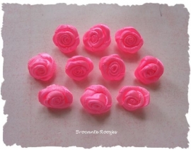 (RM-007a) 10 satijnen roosjes - fel roze - 15mm