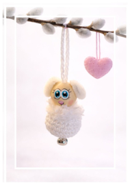 Gehaakt schaapje met handgeschilderd gezichtje