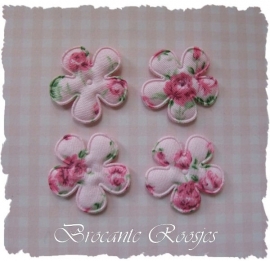 (BLd-006) 4 bloemetjes met roosjes - roze - 25mm